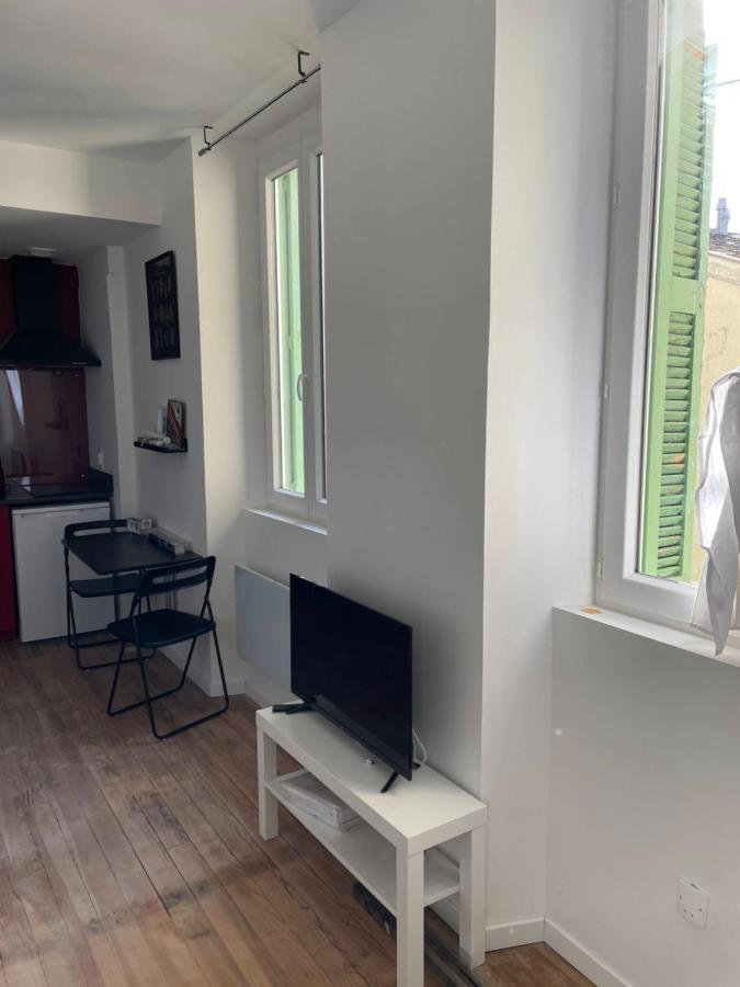 Charmant Studio Proche Centre Ville Et Gare Lourdes Luaran gambar