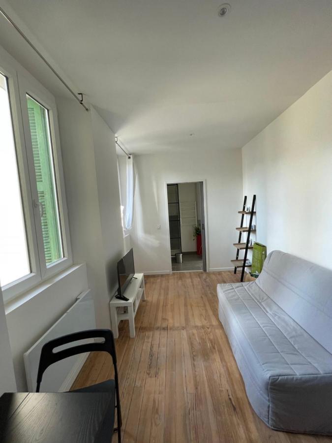 Charmant Studio Proche Centre Ville Et Gare Lourdes Luaran gambar