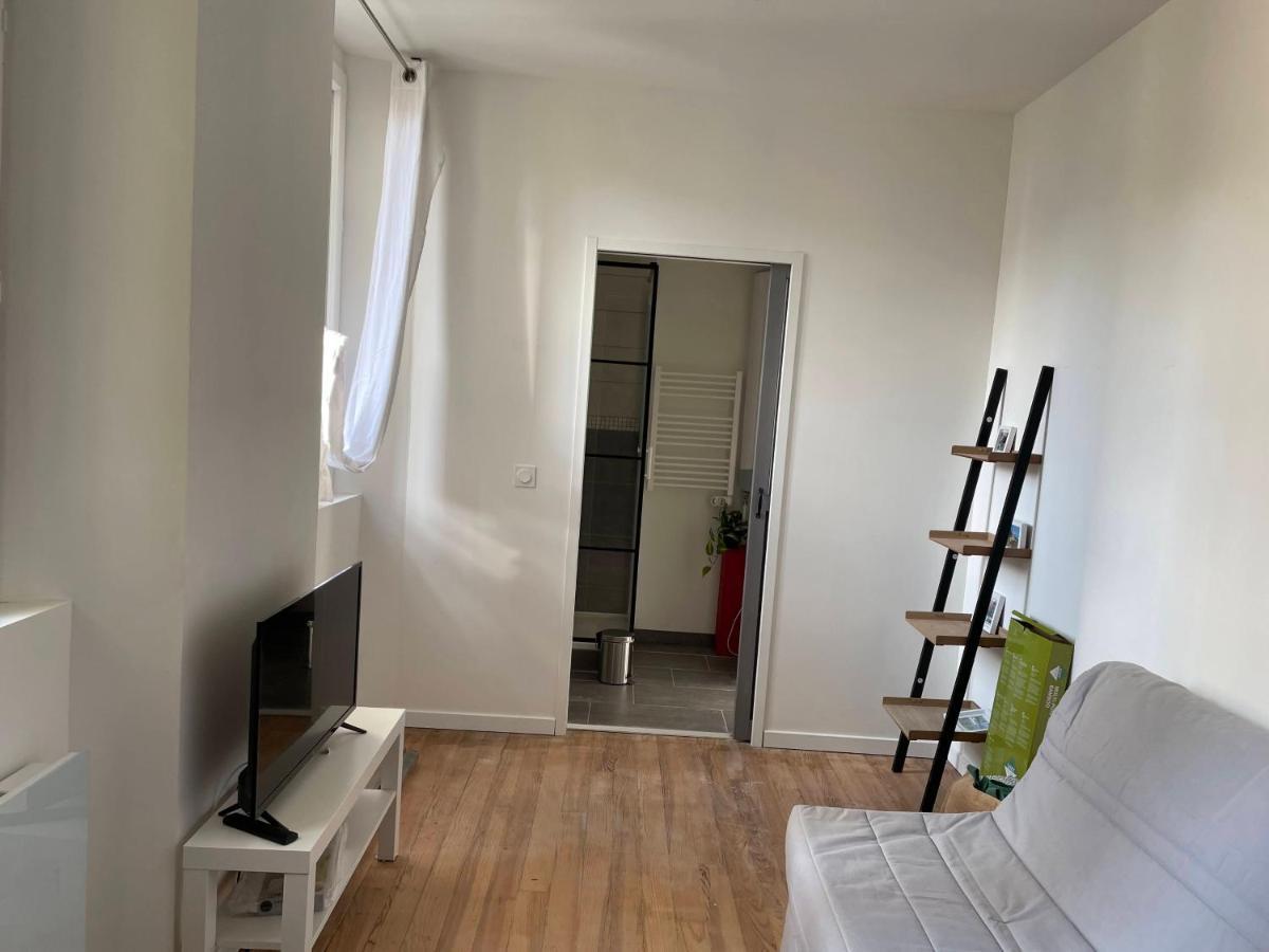 Charmant Studio Proche Centre Ville Et Gare Lourdes Luaran gambar