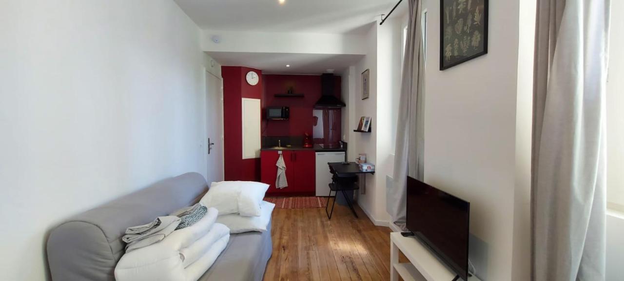 Charmant Studio Proche Centre Ville Et Gare Lourdes Luaran gambar