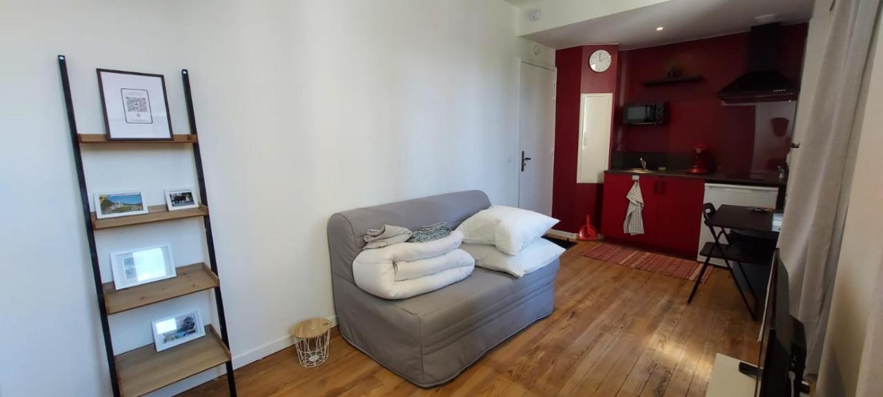 Charmant Studio Proche Centre Ville Et Gare Lourdes Luaran gambar