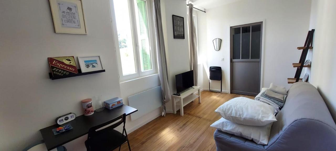 Charmant Studio Proche Centre Ville Et Gare Lourdes Luaran gambar