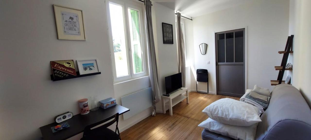 Charmant Studio Proche Centre Ville Et Gare Lourdes Luaran gambar
